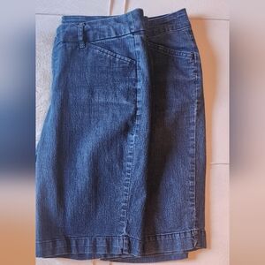 🔥Lot of 2 Women's Denim Bermuda Shorts Size 8 and 10